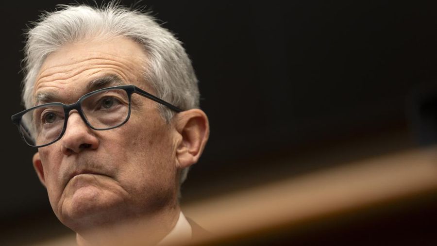 Ketua Dewan Federal Reserve Jerome Powell hadir di hadapan Komite Jasa Keuangan DPR di Capitol Hill, 6 Maret 2024, di Washington.