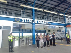 Begini Rasanya Naik KA Pertama di Sulawesi, Pemandangannya Segarkan Mata
