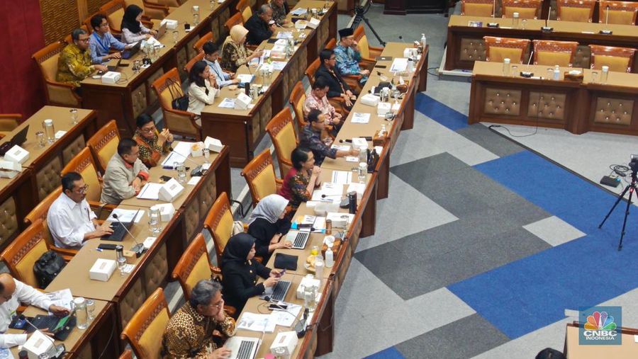 Menteri PPN/Kepala Bappenas rapat kerja dengan Komisi XI DPR RI. (վ/Rosseno Aji Nugroho)