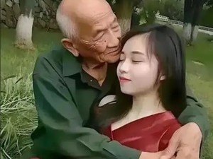 Kisah Wanita 23 Tahun Dinikahi Pria 80 Tahun, Jatuh Cinta di Panti Jompo