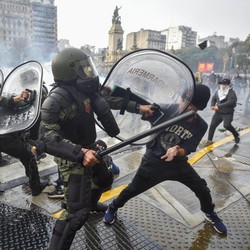 Beda Nasib Saham RI Hingga Bangladesh Saat Diguncang Demo Politik