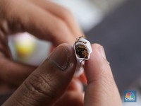 Warga RI Ramai-Ramai Pindah ke Rokok Murah, Bea Cukai Lakukan Ini