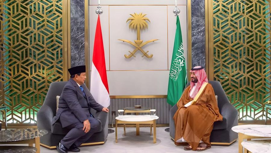 Presiden terpilih Prabowo Subianto melakukan pertemuan dengan Putra Mahkota Arab Saudi Mohammed bin Salman (MBS). (Dok. Kemhan RI)