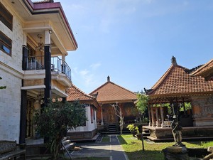 Kala Kejari Klungkung Ngantor di Rumah Koruptor
