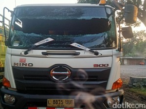 Teror Lempar Kaca Hantui Sopir Truk di Pantura Pasuruan