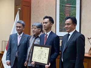 Anak Yusron Ihza Mahendra Raih Penghargaan dari Dubes Jepang