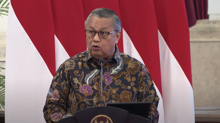 Gubernur Bank Indonesia (BI), Perry Warjiyo saat rakornas pengendalian inflasi tahun 2024 di Istana Negara, Jakarta, Jumat (14/6/2024). (YouTube/Sekretariat Presiden)