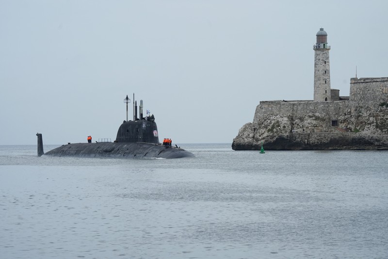 Kapal fregat Rusia Laksamana Gorshkov memasuki teluk Havana, Kuba, Rabu (12/6/2024). (REUTERS/Alexandre Meneghini) Kapal fregat Rusia Laksamana Gorshkov memasuki teluk Havana, Kuba, Rabu (12/6/2024). (REUTERS/Alexandre Meneghini)