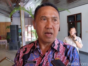Catat! Dindik Tulungagung Larang Sekolah Jualan Seragam