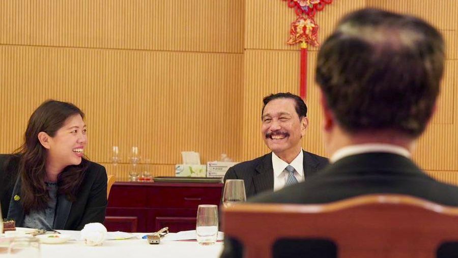 Menteri Koordinator Bidang Kemaritiman dan Investasi, Luhut B. Pandjaitan bertemu dengan Chairman of National Development and Reform Comission (NDRC) Zheng Shanjie di Beijing pada Rabu (12/6/2024). (Dok. Kemenko Marves)