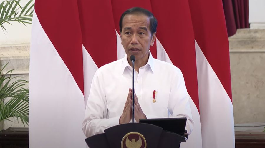 Presiden Joko Widodo saat menghadiri rakornas pengendalian inflasi tahun 2024 di Istana Negara, Jakarta, Jumat (14/6/2024). (YouTube/Sekretariat Presiden)
