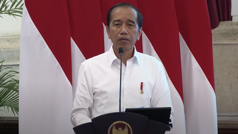 Presiden Joko Widodo saat menghadiri rakornas pengendalian inflasi tahun 2024 di Istana Negara, Jakarta, Jumat (14/6/2024). (YouTube/Sekretariat Presiden)