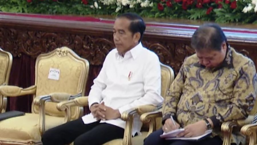Presiden Joko Widodo saat menghadiri rakornas pengendalian inflasi tahun 2024 di Istana Negara, Jakarta, Jumat (14/6/2024). (YouTube/Sekretariat Presiden)