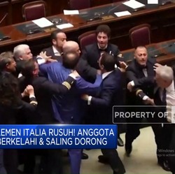 Video:Rapat Parlemen Italia Rusuh! Terjadi Perkelahian & Saling Dorong