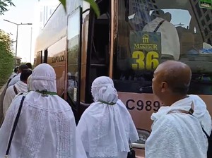 Jemaah Maktour Berangkat Menuju Arafah