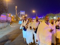 Video: Hindari Panas Ekstrem, Jemaah Haji Mulai ke Arafah Malam Hari
