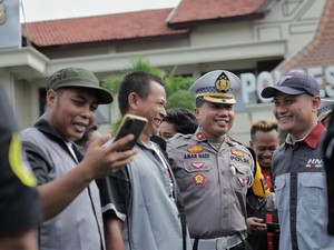 Polisi Temukan 2 SIM Palsu Saat Gelar Razia di Banyuwangi