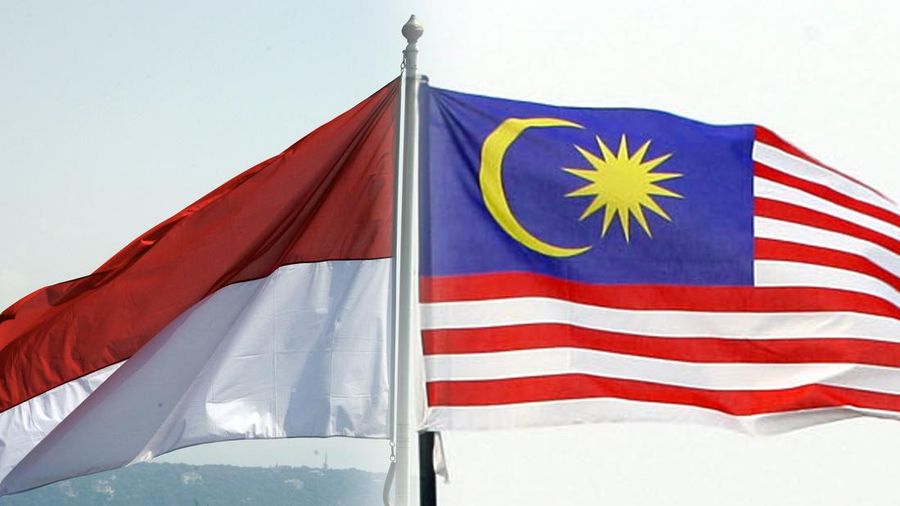 Koalse foto bendera Indonesia dan bendera Malaysia. (AP Photo)