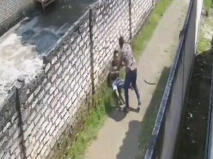 Viral Pria di Bangkalan Duel dengan Debt Collector