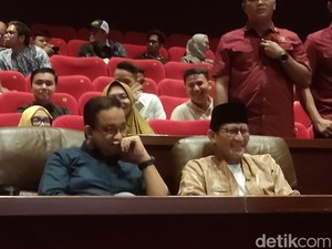 Momen Anies Salami JK-Sandiaga di Gala Premiere Film Lafran