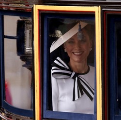 Penampakan Kate Middleton, Muncul di Publik Setelah Divonis Kanker