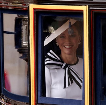 Penampakan Kate Middleton, Muncul di Publik Setelah Divonis Kanker