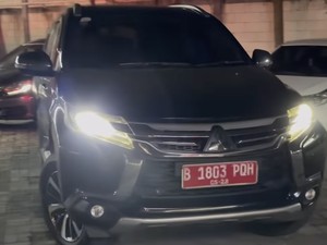 Duh! Mobil Dinas Pelat Merah Jakarta Dipakai Anak Muda di Jogja, Emang Boleh?