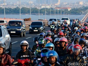 Menelusuri Sejarah Jembatan Suramadu dan Fakta Uniknya
