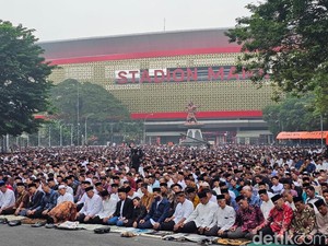 Ribuan Jemaah MTA Gelar Salat Id di Stadion Manahan Solo Pagi Ini
