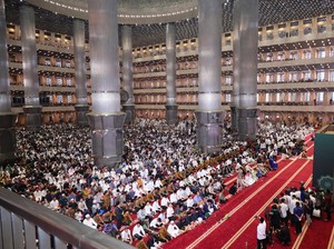Keutamaan Salat Fardhu Berjamaah di Masjid