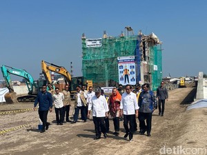 Cek Proyek Tanggul Laut Cegah Rob di Semarang, Jokowi: Bakal Selesai Agustus