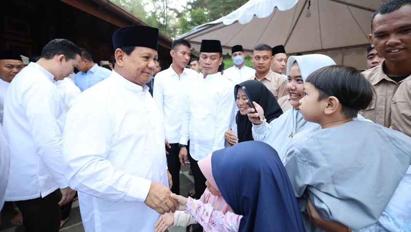 Prabowo Laksanakan Sholat Iduladha 1445 H di Masjid Nurul Wathan Hambalang. (Tim Media Menhan Prabowo)