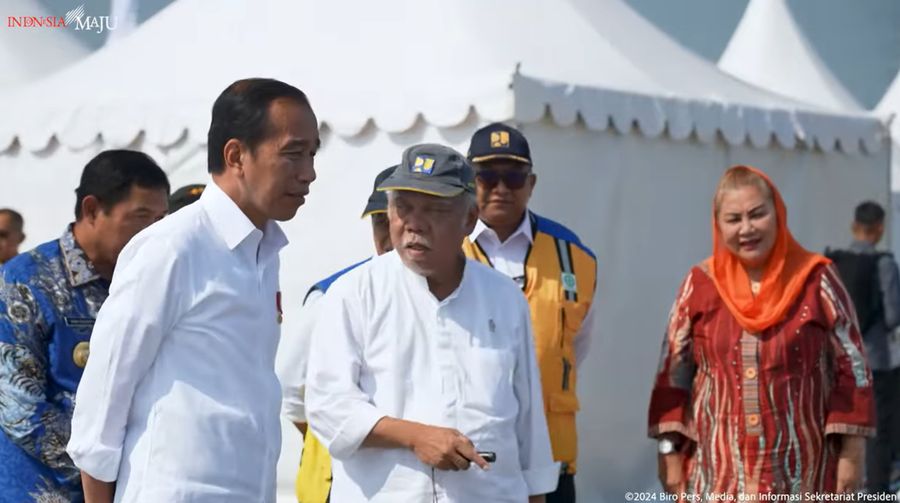 Presiden Jokowi Tinjau Lokasi Pengendalian Banjir Kawasan Tambak Lorok, Semarang, 17 Juni 2024. (Tangkapan Layar Youtube)