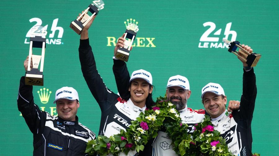 Sean Gelael Merayakan Podium ke-2 di Le Mans 24