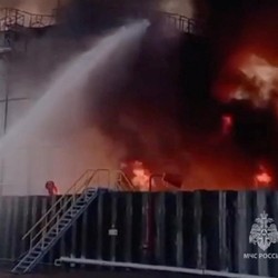 Putin Vs Zelensky Kian Panas, Drone Ukraina Serang Depot Minyak Rusia