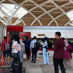 Penumpang Whoosh Tembus 21 Ribu/Hari di Mudik Idul Adha, KCIC Cuan