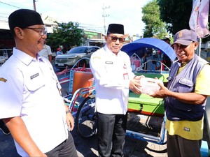ASN Banyuwangi Gotong Royong Salurkan Ratusan Paket Daging Kurban