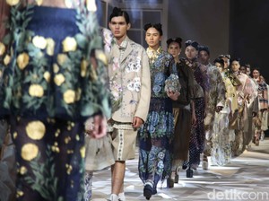 Makna Bunga dan Kembalinya Regency Core di Koleksi Biyan Spring-Summer 2025