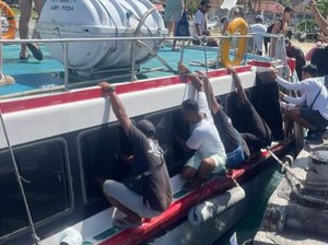 Viral! Calo Transportasi di Dermaga Rakyat Padangbai Resahkan Penumpang