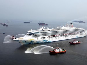Pelindo Layani Kunjungan Perdana Kapal Resort World One di Tanjung Priok
