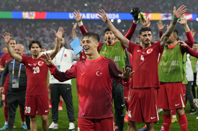 Pemain Tim Nasional (Timnas) Turki, Arda Guler saat melawan Georgia pada babak Grup F PIala Eropa 2024 di BVB Dortmund Stadion, Selasa (18/6/2024).  (AP Photo/Andreea Alexandru)