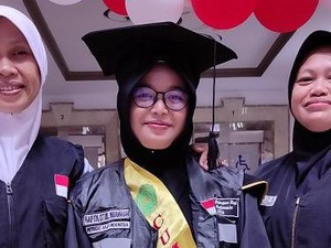 Kisah Nana, Jalani Wisuda Pascasarjana Saat Sibuk Jadi Petugas Haji di Makkah