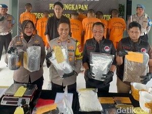 Polres Bogor Tangkap 8 Orang Terkait Sabu dan Tembakau Sintetis