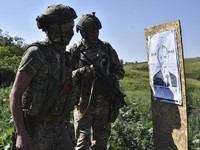 Potret Pasukan Militer Ukraina Bidik Kepala Putin Jadi Sasaran Tembak