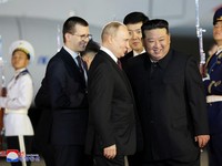 Detik-Detik Putin dan Kim Jong Un Bertemu di Korut, Begini Gayanya