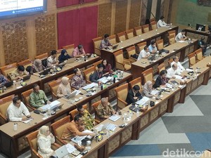 Komisi X DPR Soroti Anggaran Sekolah Kedinasan, Ini Jawaban Kemdikbud