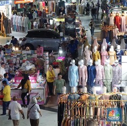 Gawat! Kas Negara Seret Gara-Gara Warga RI 'Kurang Jajan'