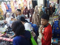 Siap-siap! Baju Impor Bakal Kena Pajak Double, Sri Mulyani Tunggu Ini