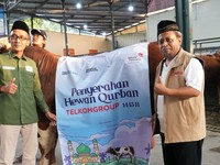Peringati Idul Adha, Telkom Serahkan 544 Hewan Kurban