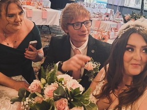 Kisah Penggemar Berat Ed Sheeran Menikah dengan Kembaran Ed Sheeran